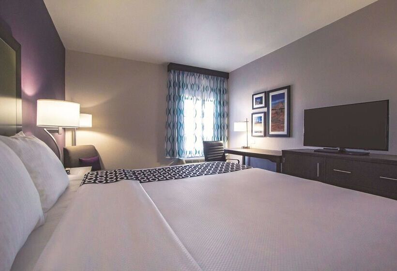 فندق La Quinta By Wyndham Pampa