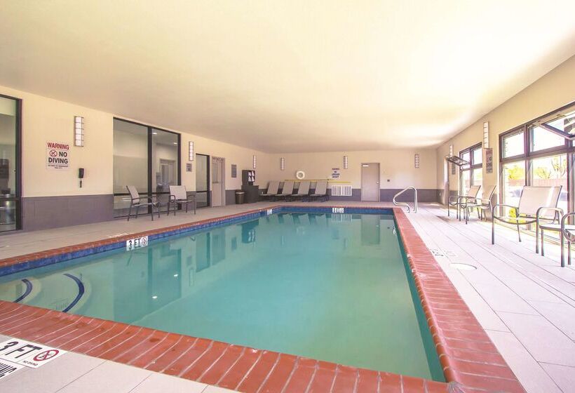 فندق La Quinta By Wyndham Pampa