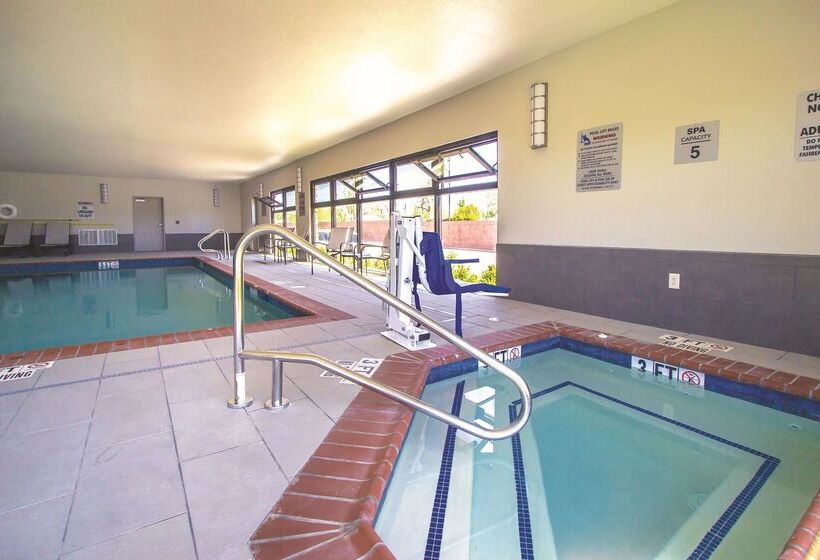 فندق La Quinta By Wyndham Pampa