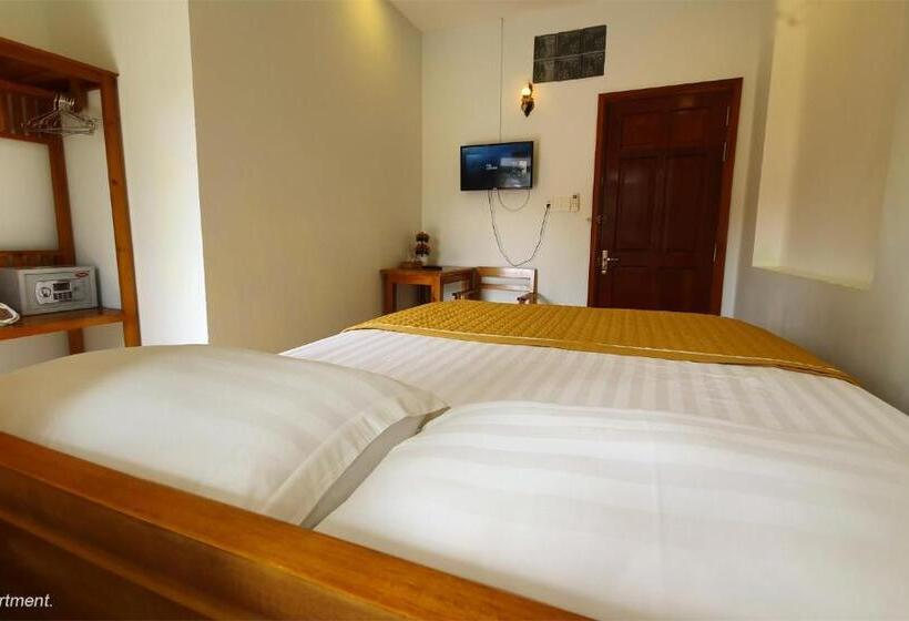 Hotel Mayfair Valley