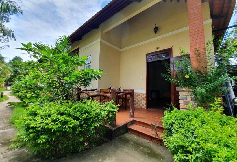 Hotel Mayfair Valley