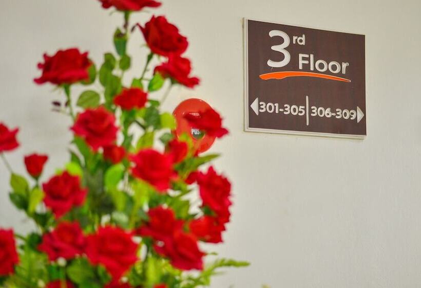 ホテル Nai Yang Place  Phuket Airport