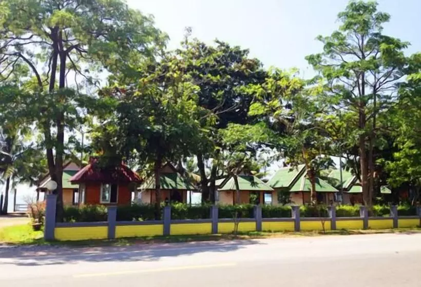 Hotelli Sri Phairin Resort