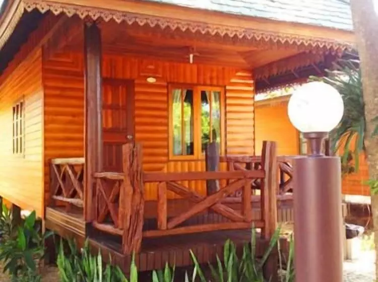 Hotelli Sri Phairin Resort