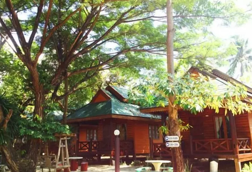 Hotelli Sri Phairin Resort