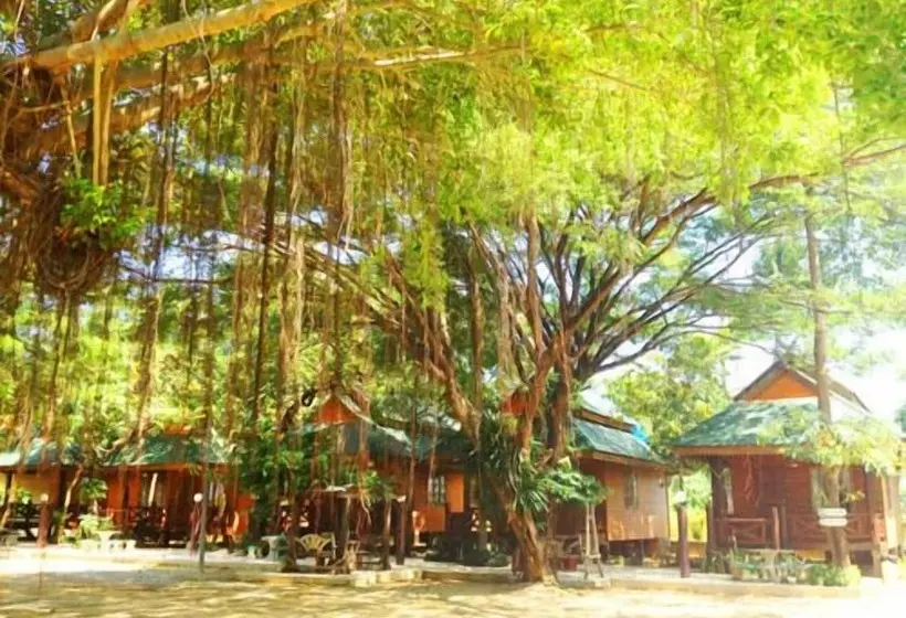 Hotelli Sri Phairin Resort