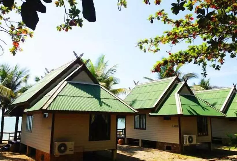 Hotelli Sri Phairin Resort