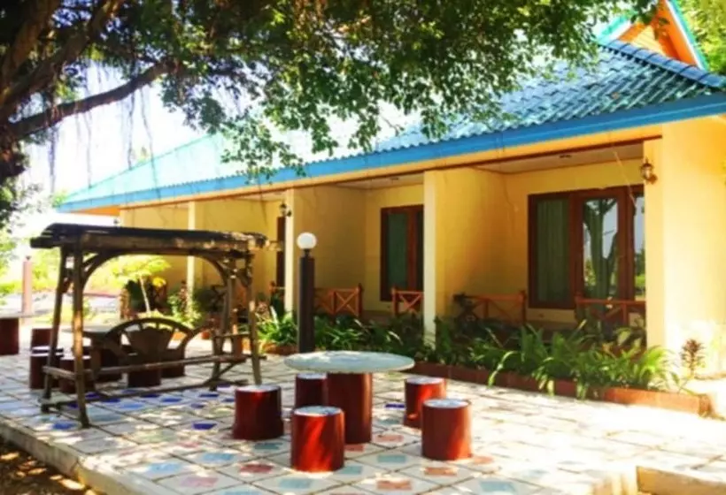 Hotelli Sri Phairin Resort