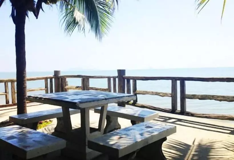 Hotelli Sri Phairin Resort