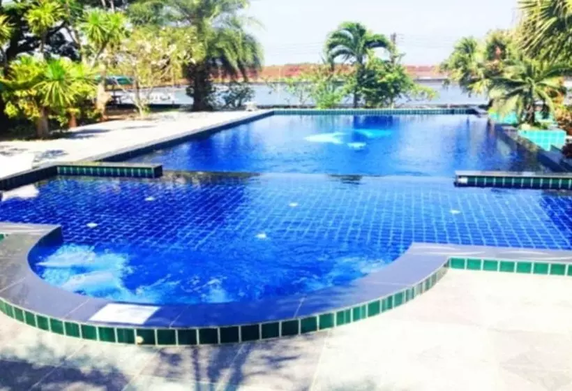 Hotelli Sri Phairin Resort