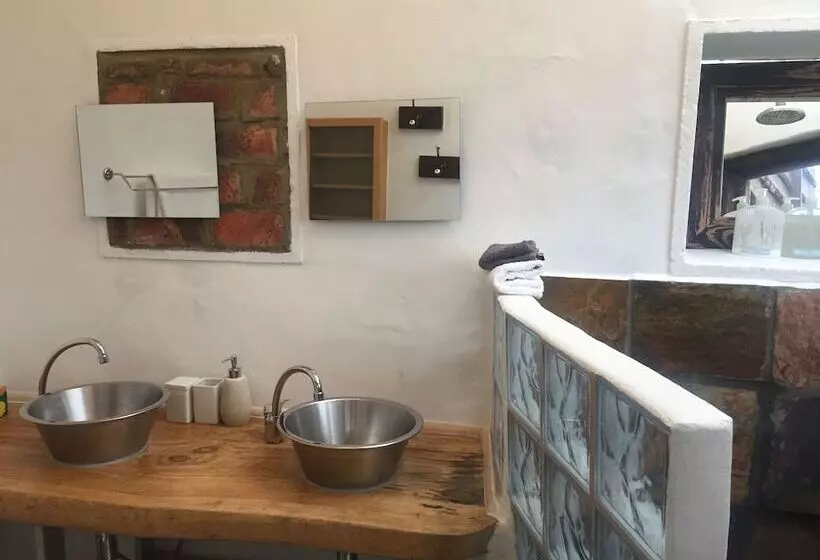 ホテル African Crags Eco Lodge
