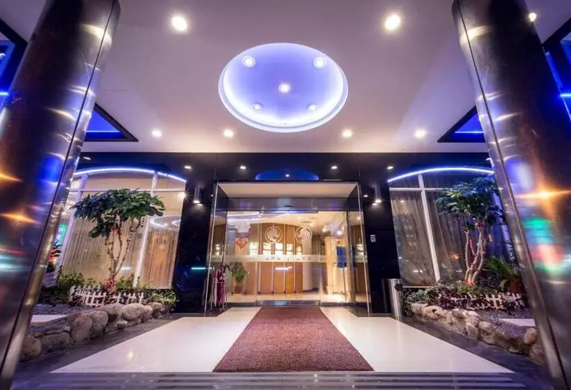 هتل Golden Phoenix