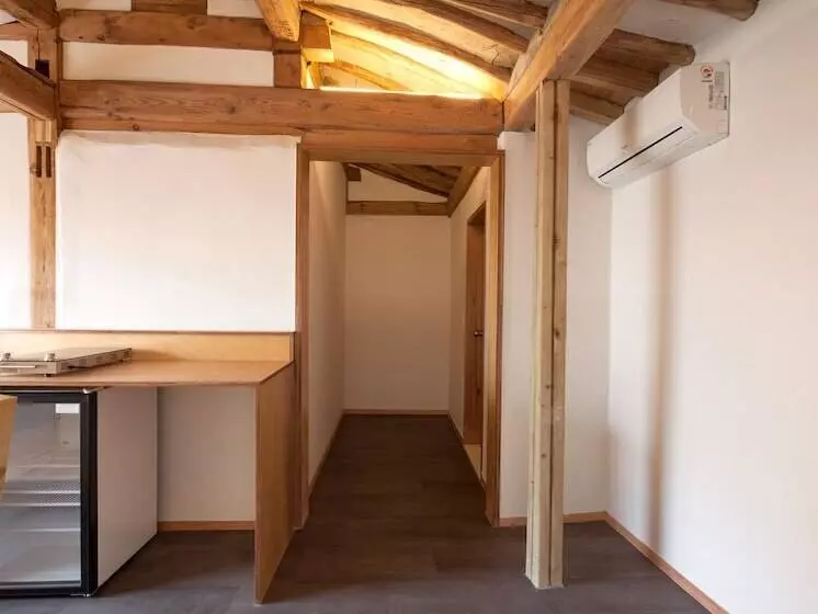 Hanok Residence Hotel Side