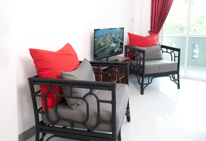 酒店 Surin Beach Rooms