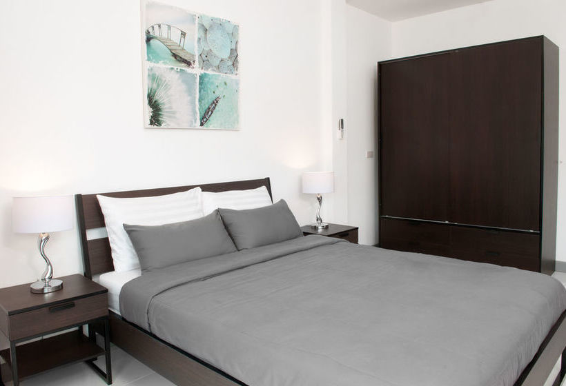 酒店 Surin Beach Rooms