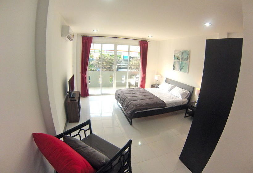 酒店 Surin Beach Rooms