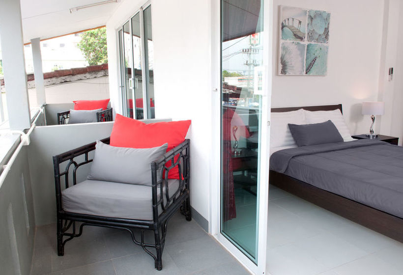 酒店 Surin Beach Rooms