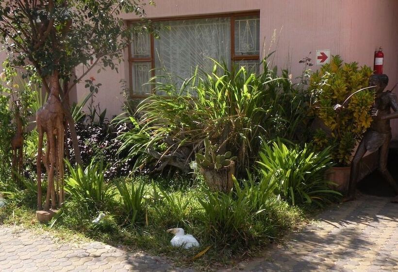 پانسیون Liya Guest Lodge