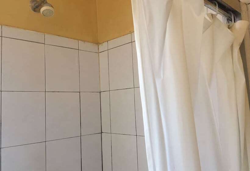 پانسیون Liya Guest Lodge