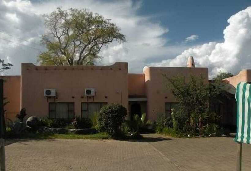 پانسیون Liya Guest Lodge