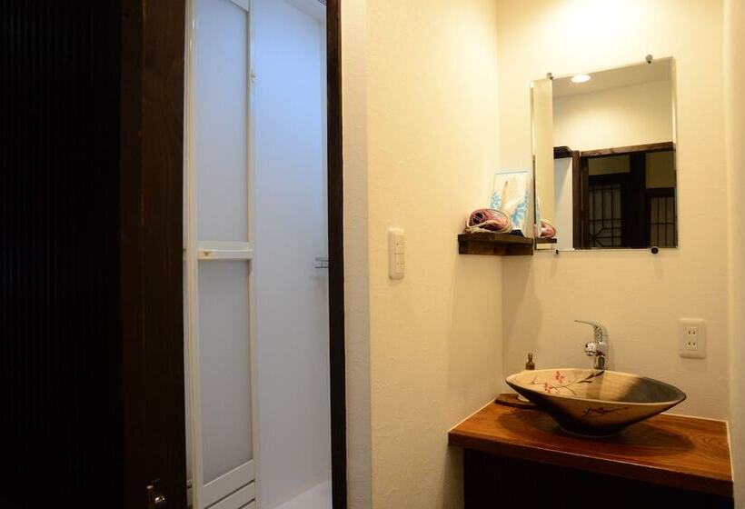 Alberg Guest House Kuku