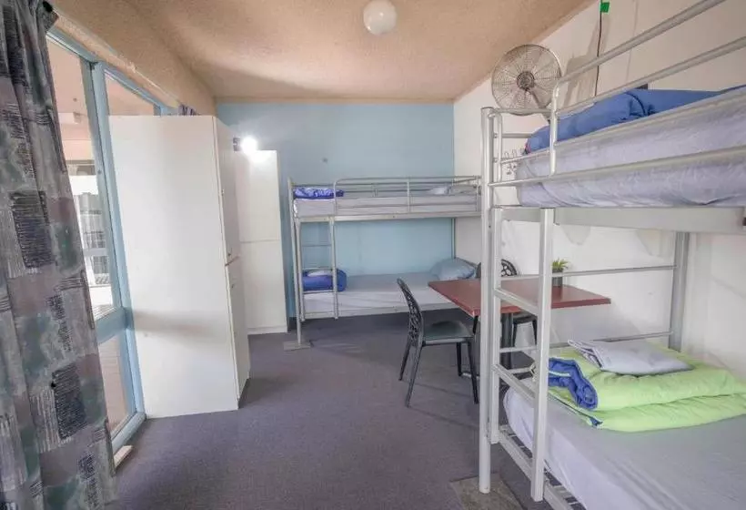 Hostelli Surfers Paradise Yha