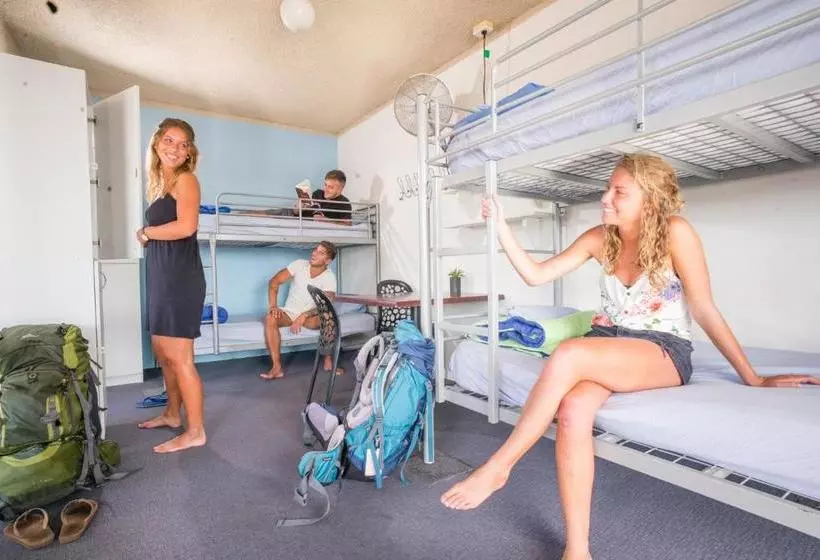 Hostelli Surfers Paradise Yha
