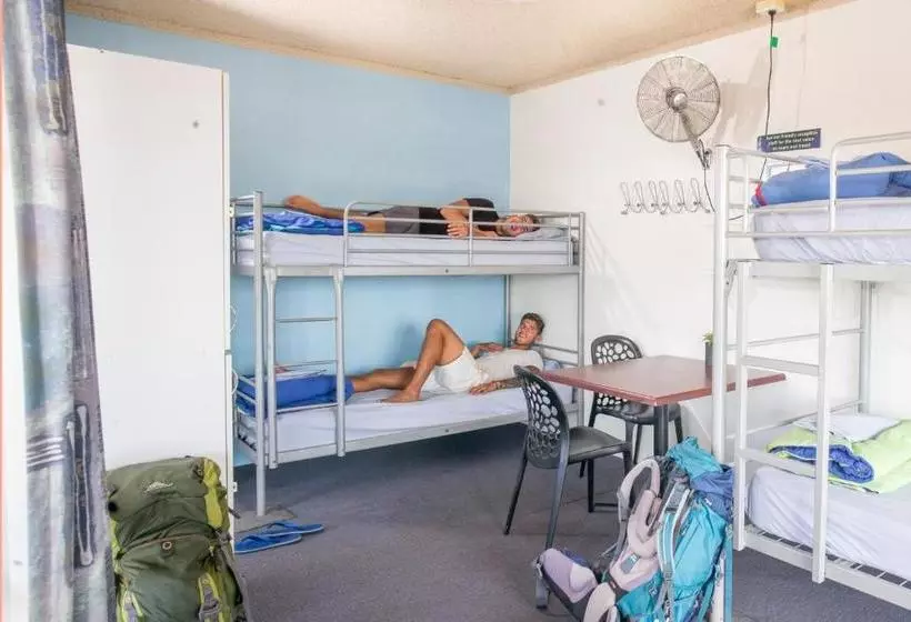 Hostelli Surfers Paradise Yha