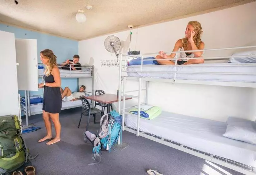 Hostelli Surfers Paradise Yha