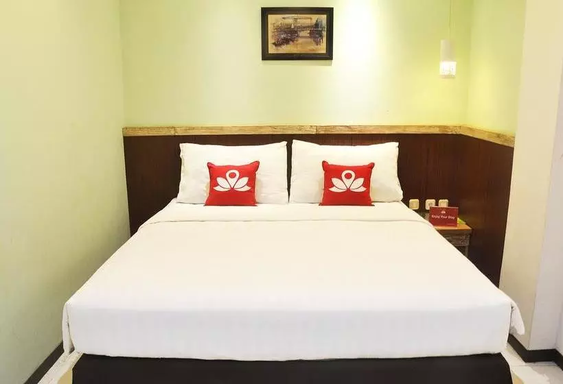 簡易ホテル Zen Rooms Kalimas Kh Mas Mansyur