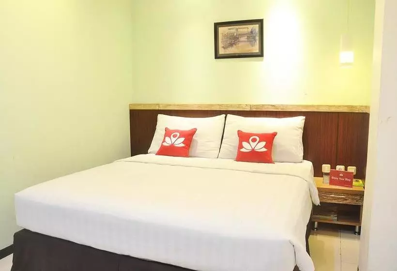 簡易ホテル Zen Rooms Kalimas Kh Mas Mansyur