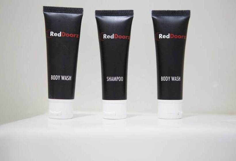 Отель Reddoorz @ Anggrek Radio Dalam