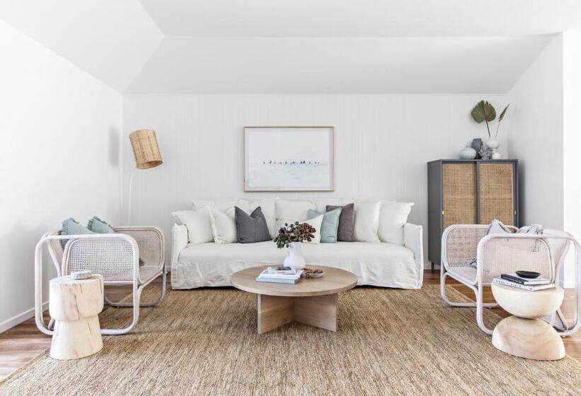 Отель Cape Beach House