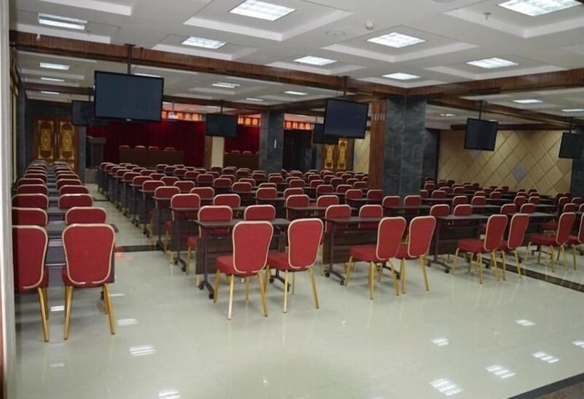 Отель Greentree Inn Heilongjiang Jiansanjiang Agricultural Reclamation Administration Business