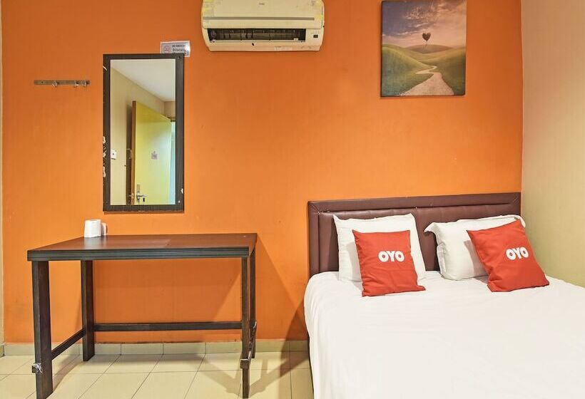 هتل New Three Three Cheras