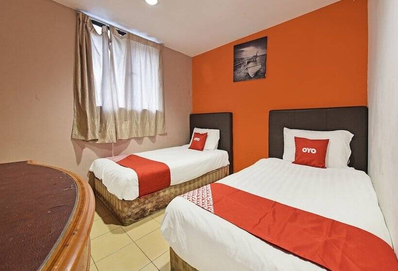 هتل New Three Three Cheras