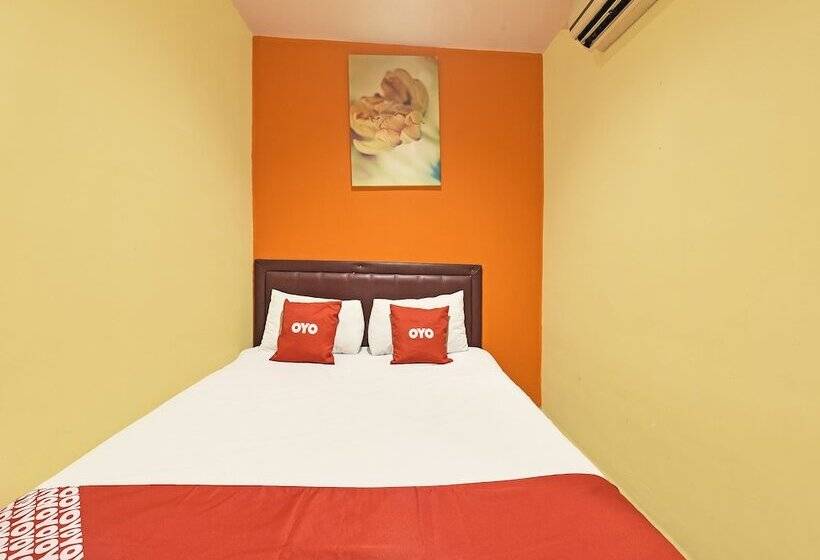 هتل New Three Three Cheras