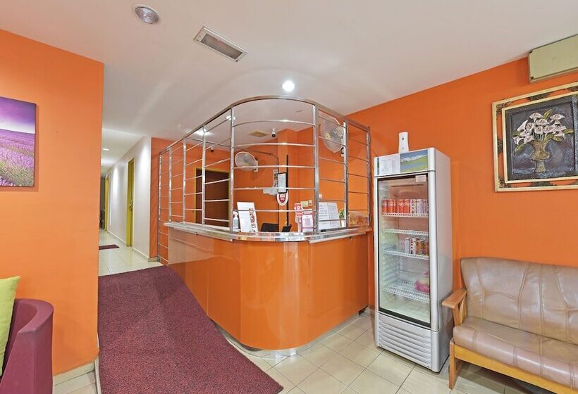 هتل New Three Three Cheras