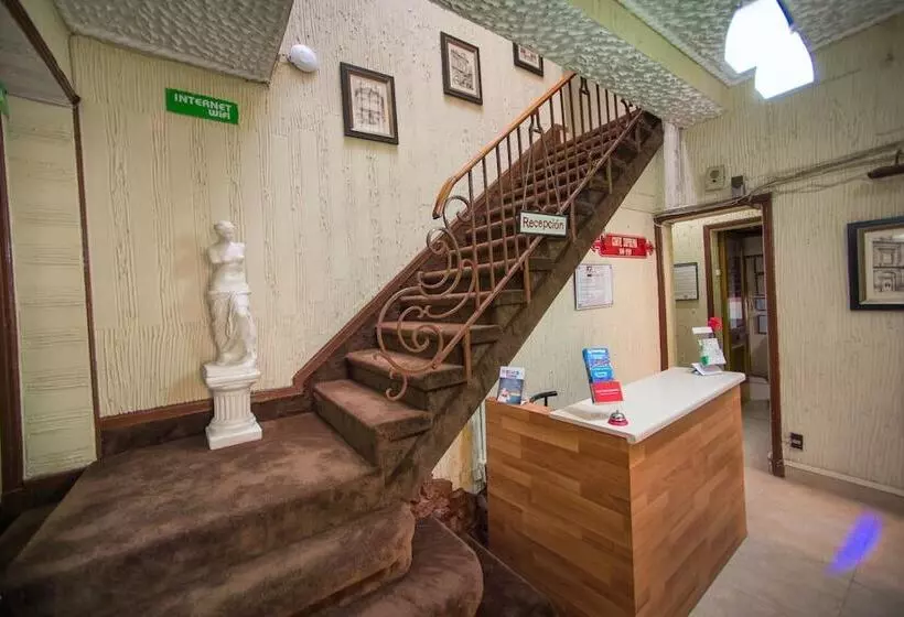 Hotel Sahara Inn