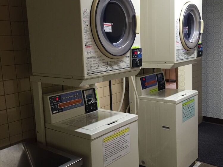 T And K Hostel Kobe Sannomiya East