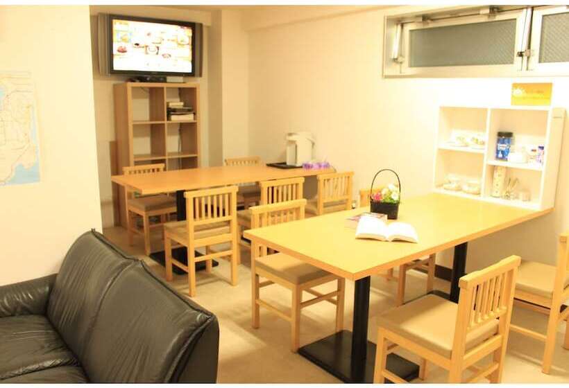 T And K Hostel Kobe Sannomiya East