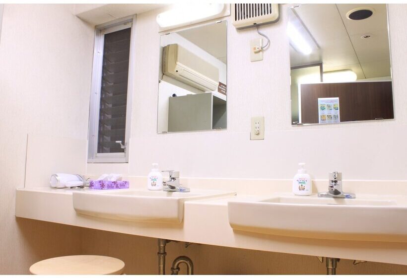 T And K Hostel Kobe Sannomiya East