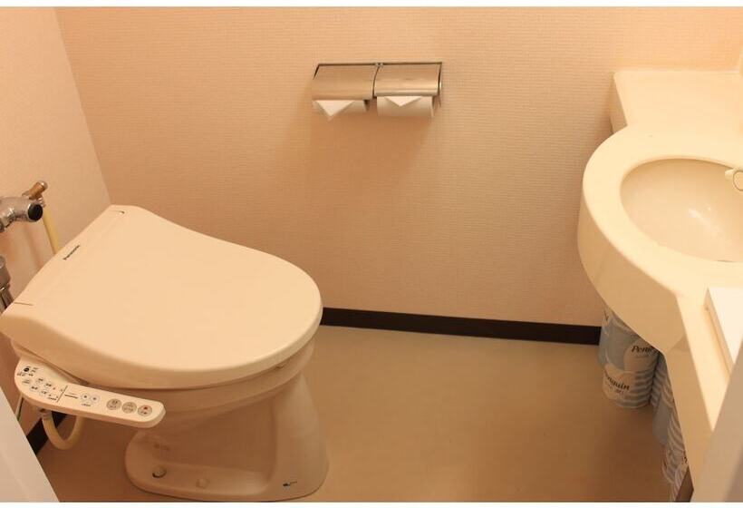 T And K Hostel Kobe Sannomiya East