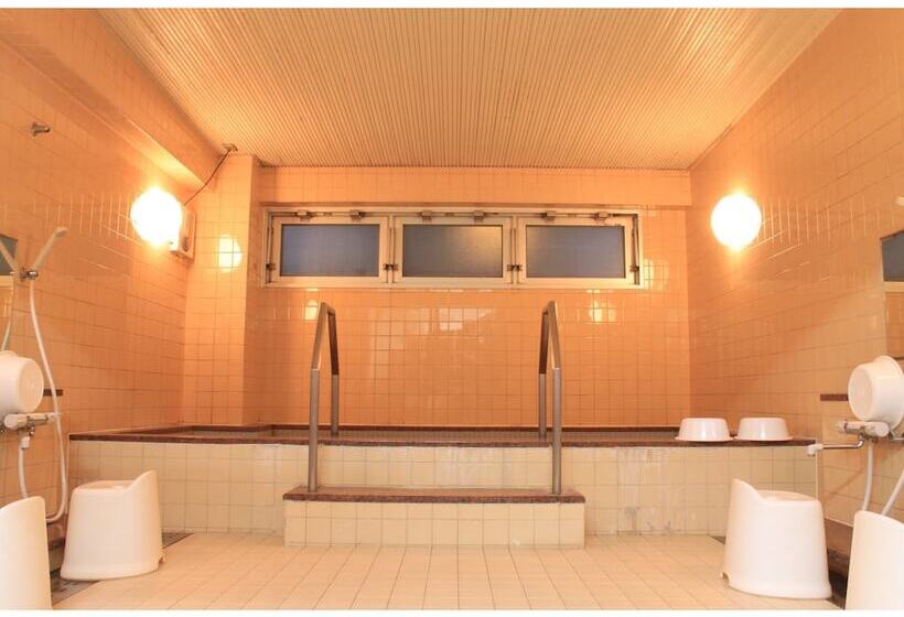 T And K Hostel Kobe Sannomiya East