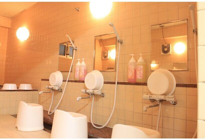 T And K Hostel Kobe Sannomiya East