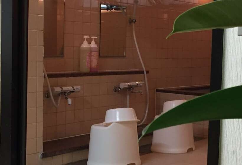 T And K Hostel Kobe Sannomiya East