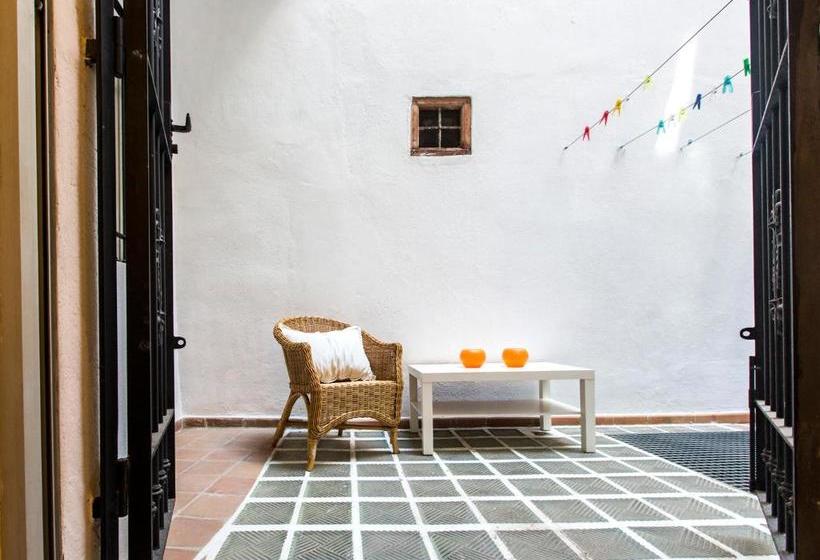 Total Valencia Charming