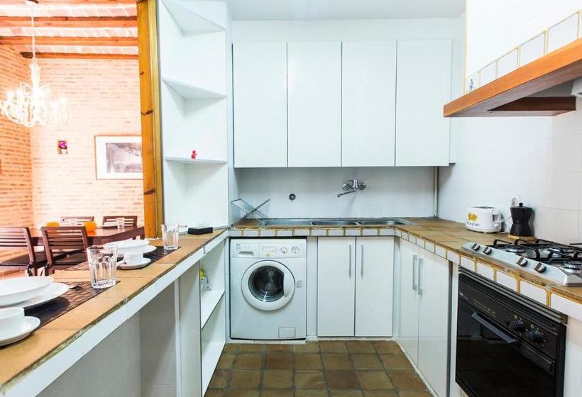 Total Valencia Charming