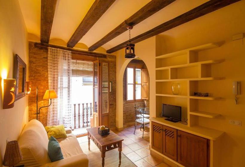 Total Valencia Charming