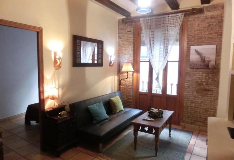 Total Valencia Charming